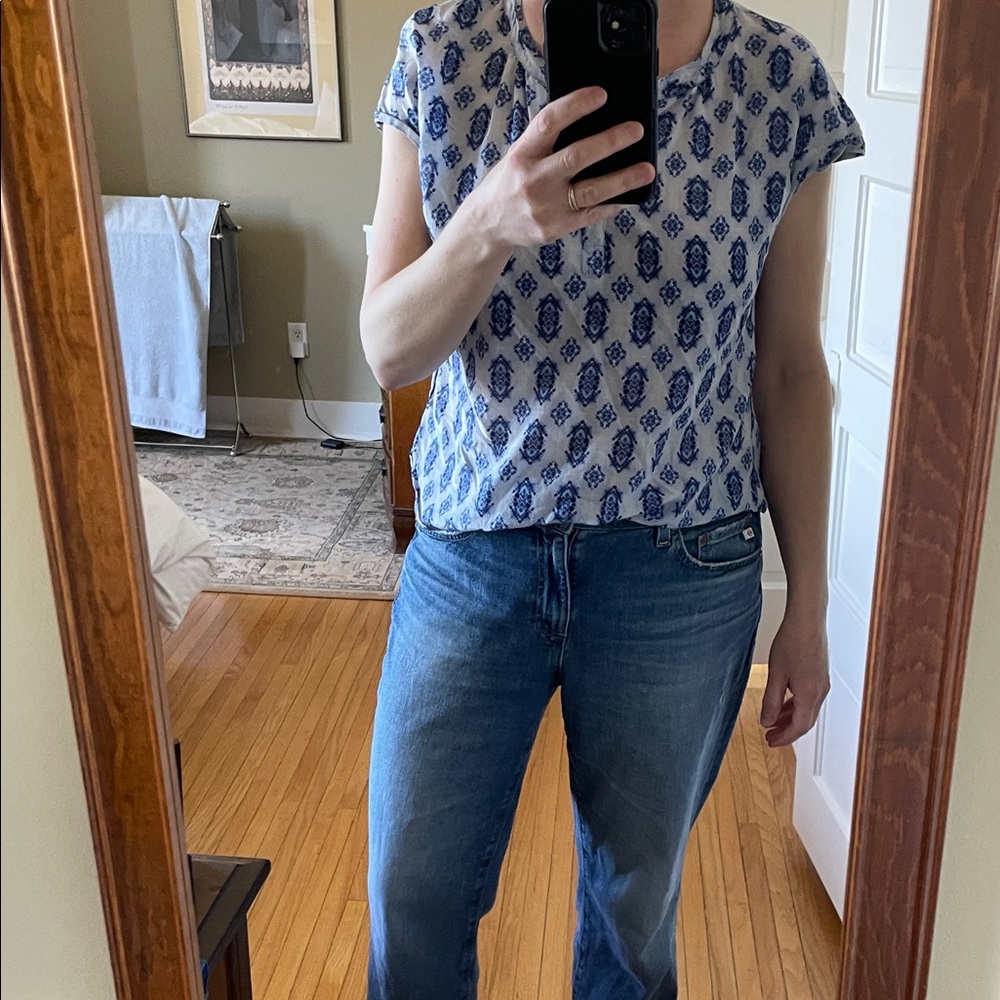 Velvet by Graham & Spencer White and Blue Printed Cap-Sleeve Blouse